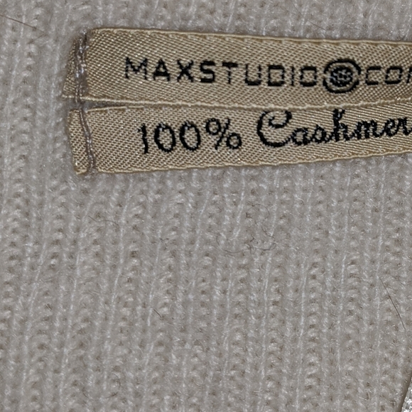 Cashmere button up sweater - Picture 3 of 3